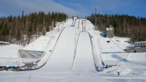 Lillehammer HS98 i HS140. 2 konkursy indywidualne PŚ w skokach narciarskich 2023/2024. Kiedy zawody? Harmonogram, faworyci bukmacherów i transmisje na żywo