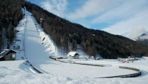 Planica HS240. Dwa konkursy indywidualne i konkurs drużynowy Pucharu Świata w lotach narciarskich 2024/2025. Kiedy zawody? Harmonogram, faworyci bukmacherów i transmisje live