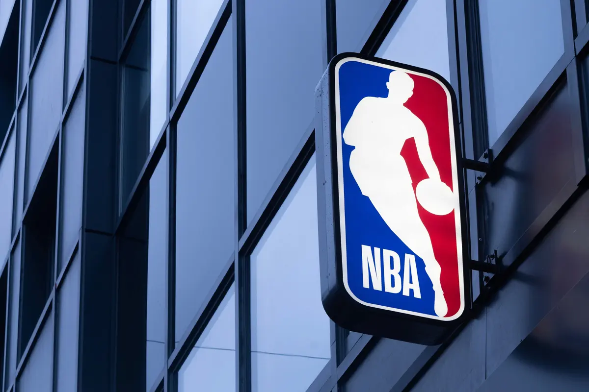 Rusza sezon NBA 2025/2026. Faworyci bukmacherów, zakład bez ryzyka, najważniejsze informacje i transmisje na żywo