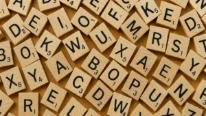 Młodzieżowe Słowo Roku 2025. Finałowa lista i faworyci bukmacherów