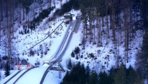 PŚ 2025/2026: Engelberg. Harmonogram zawodów, faworyci bukmacherów i transmisje live